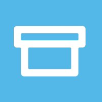En caja de zapatos logo